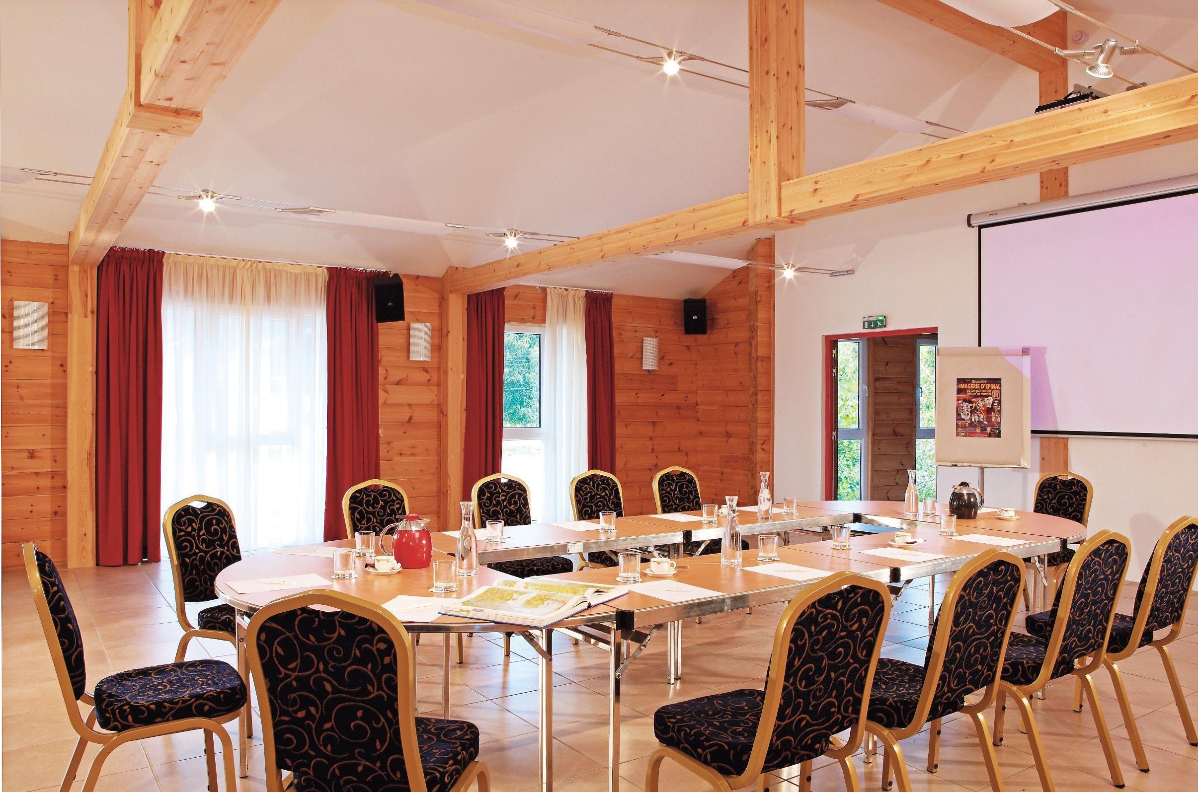 Logis Hotel & Restaurant Des Lacs Celles-sur-Plaine Exteriör bild