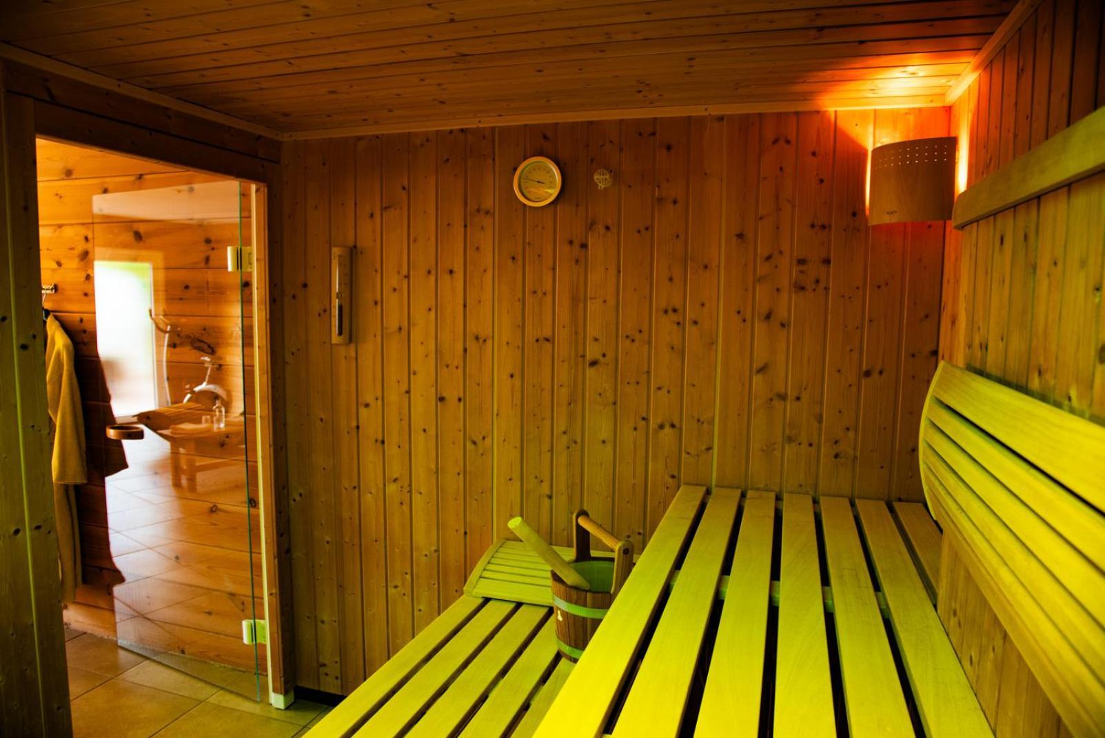 Logis Hotel & Restaurant Des Lacs Celles-sur-Plaine Exteriör bild